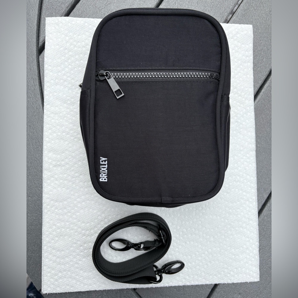 BRIXLEY MEDIUM Jet Crossbody Bag.